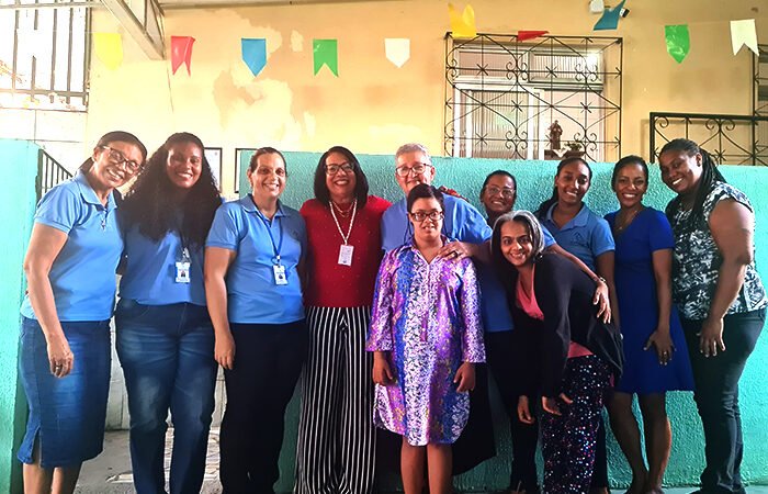 Parceria entre programa de voluntariado e instituição beneficia pessoas com deficiência