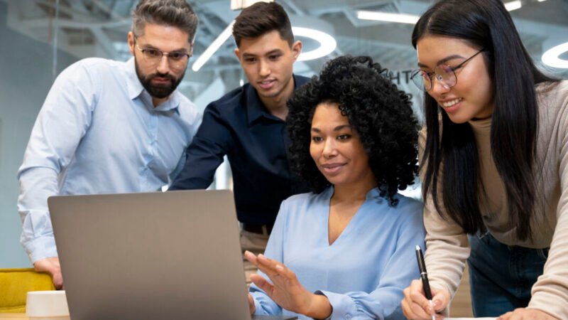 Banco Mercantil contrata mais de 70 agentes comerciais por mês em 2024