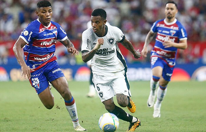 Botafogo vence Fortaleza e reassume liderança