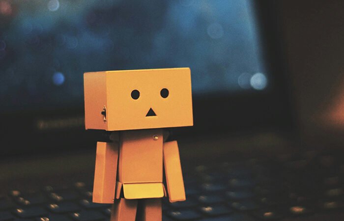 Crônica da Semana: “A prisão de pensamentos” por Nilson Lattari