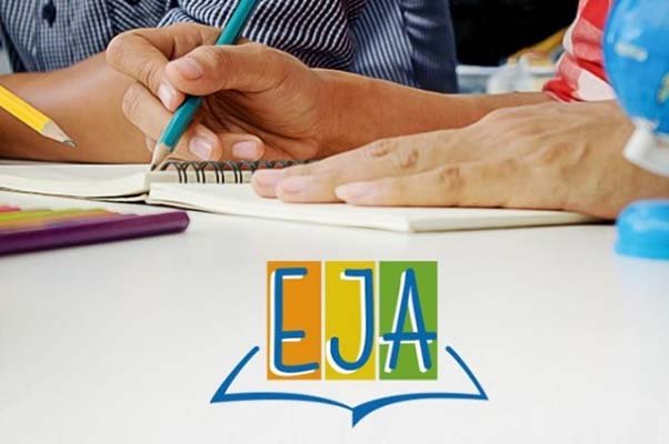 Matrículas na EJA seguem abertas para estudantes que desejam retomar estudos