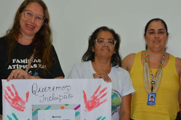 Inclusão: presidente da Câmara recebe comitiva de mães atípicas
