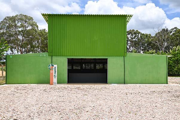 Quarta-feira, 05, Conquista inaugura Centro de Triagem de Materiais Recicláveis