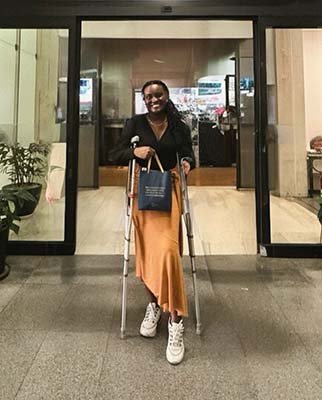 Jovem relata como benefício do INSS garante recomeço após acidente grave