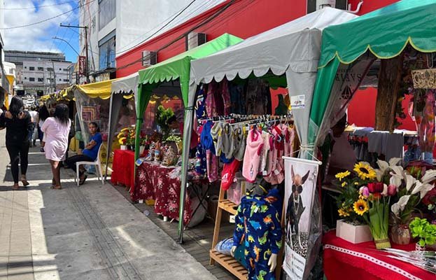 Feira da Economia Solidária dispõe de várias opções de presentes para o Dia das Mães