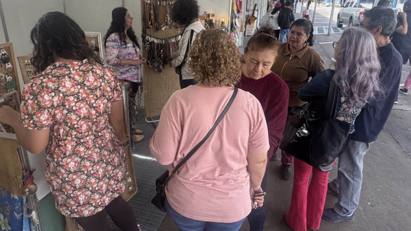 Primeiro Feirão do Empreendedor reúne mais de 100 artesãos no Centro Cultural Glauber Rocha