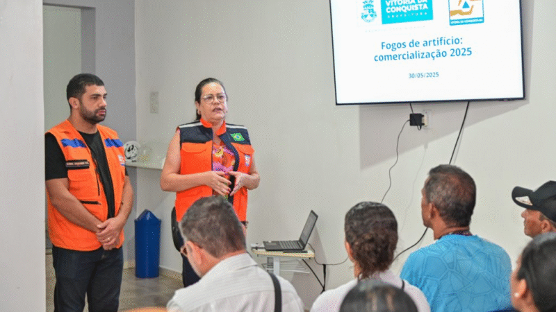Defesa Civil capacita comerciantes e ambulantes: venda de fogos de artifícios 