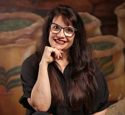 Valéria Vidigal na Exposição “O DOM da Artesania”