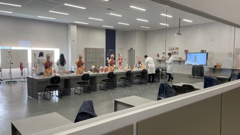 Curso de Medicina em Brumado abre seleção para bolsas de estudo integrais 