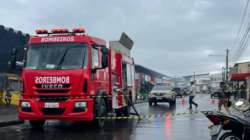 Incêndio na feirinha do Alto Maron
