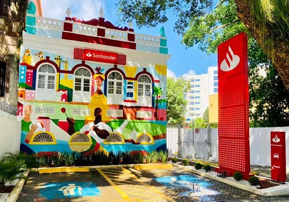 Santander abre novo ciclo de contratação de assessores na Bahia