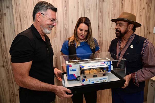 Palco itinerante Carreta da Cultura: inauguração no aniversário de Vitória da Conquista