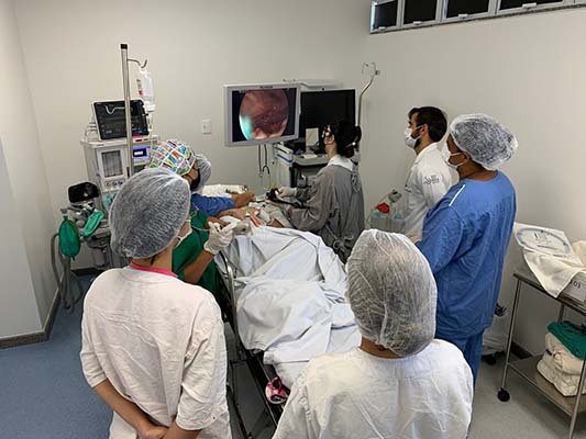 Centro de Hemorragia Digestiva do Hospital Geral Clériston Andrade celebra quatro anos com mais de 16 mil exames realizados