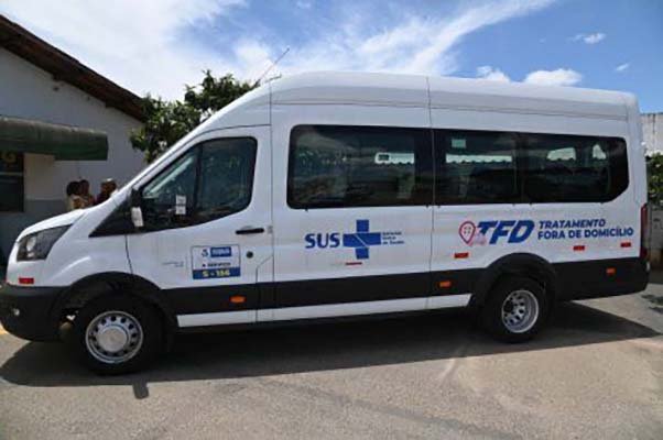 Governo Municipal recebe van para transporte de pacientes para Tratamento Fora de Domicílio
