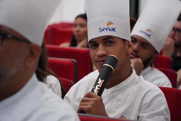 Formação profissional do Senac impulsiona carreira de mais de 250 mil ex-alunos