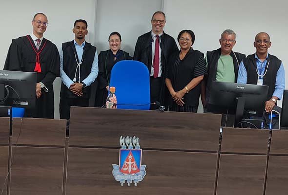 Cruz das Almas celebra: 50 júris realizados no Fórum Fernando Roth Schmidt 