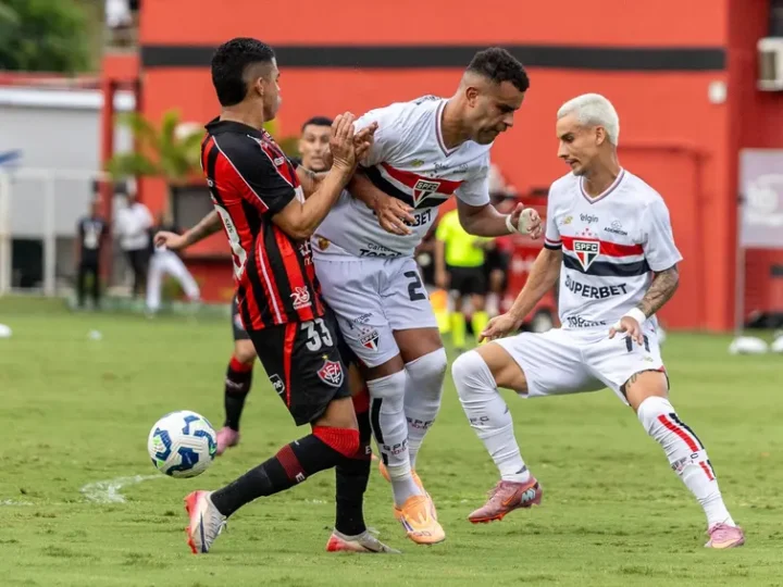 Vitória vence São Paulo e se mantem na série A do Brasileirão 2026