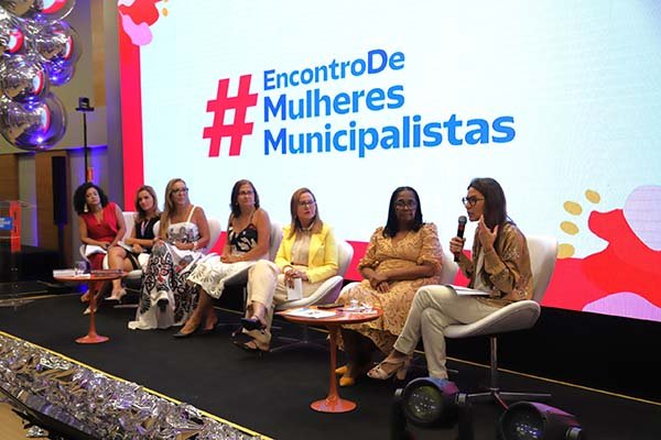 Encontro de Mulheres Municipalistas celebra propósitos na gestão pública baiana
