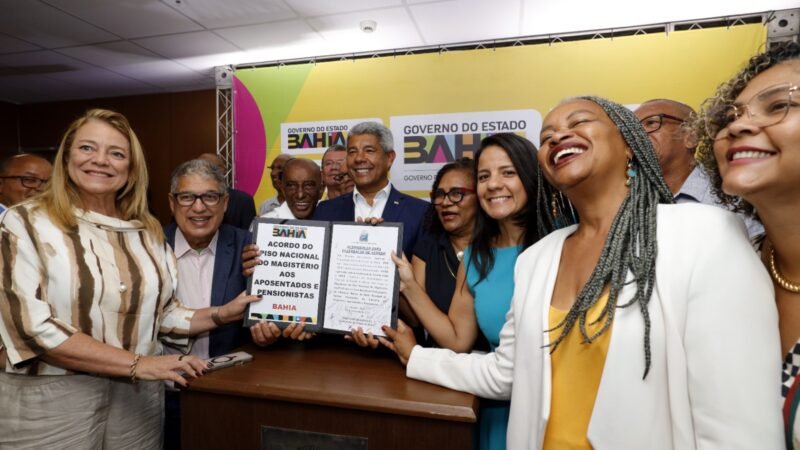 Governo da Bahia assina acordo relativo ao piso do magistério