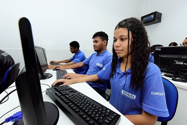 Últimos dias de inscrições para bolsas gratuitas de Cursos Técnicos do SENAI na Bahia