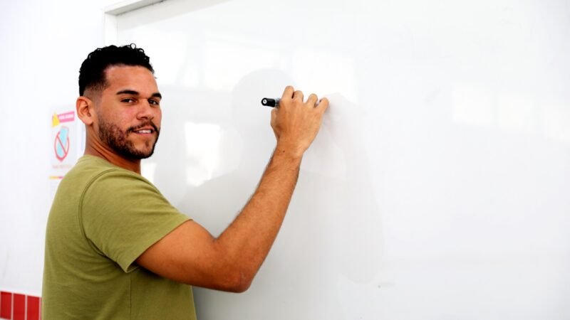 Aposentados e pensionistas do Estado têm até 31.03 para aderir ao acordo do Piso da Educação Básica