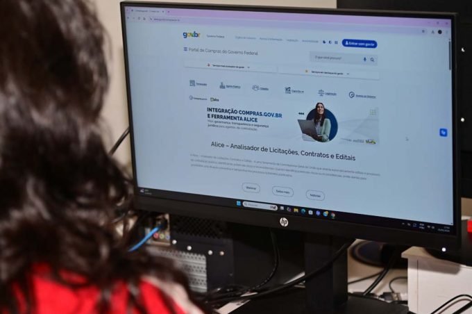 Vitória da Conquista passa a utilizar o Compras.gov