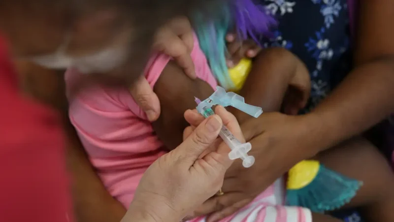 Surto em Maceió acende alerta para avanço da meningite meningocócica no Brasil