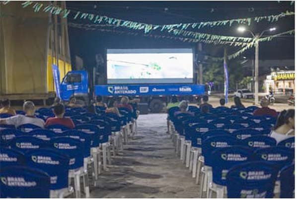 Cinema Itinerante vai a 20 cidades da Bahia para divulgar distribuição da parabólica digital