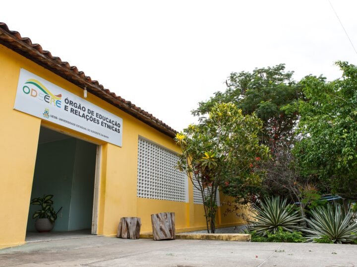 Uesb abre 300 vagas para cursos gratuitos em Educação e Relações Étnicas