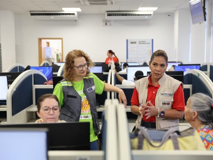 Roberta Santana acompanha operação da Central de Regulação após seis UTIs aéreas e 1.029 casos solucionados em 24 horas