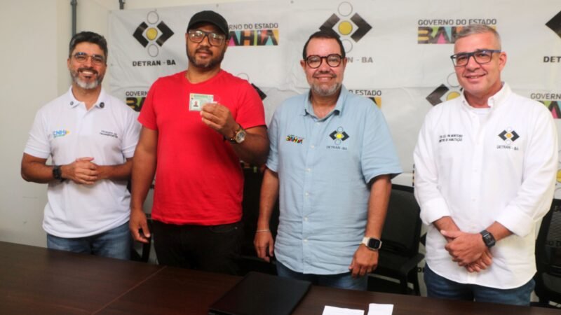 Detran emite primeira habilitação solicitada através da CNH do Brasil