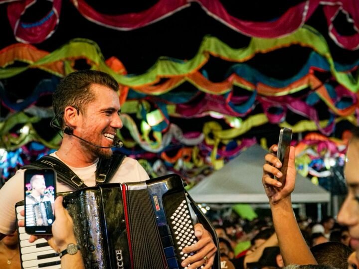 O Carnaval 2026 foi de estrada, energia e muito arrasta-pé para Luan Estilizado