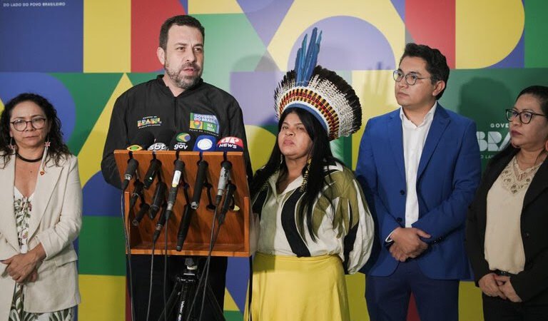 Presidente Lula atende pauta indígena e revoga decreto 12.600