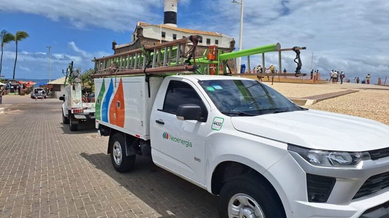 Neoenergia Coelba remove mais de 26 toneladas de cabos irregulares