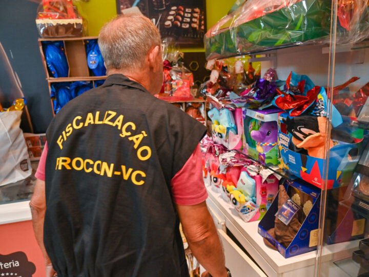 PROCON fiscaliza lojas de chocolates de Vitória da Conquista