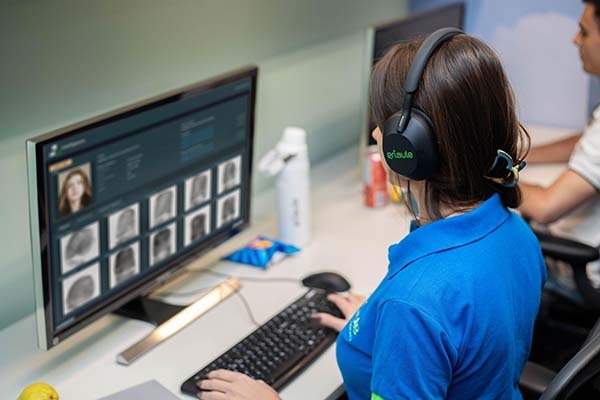 Idoso que estava em situação de rua é identificado graças à tecnologia de reconhecimento facial da Griaule na Bahia