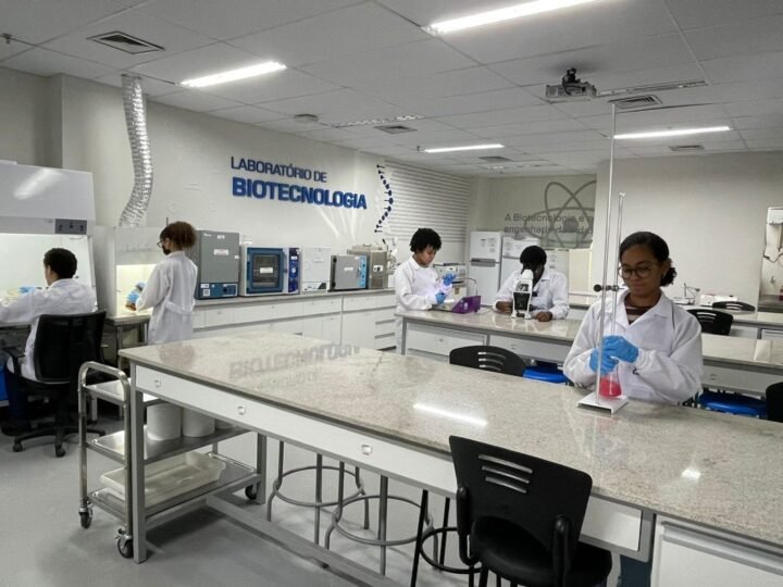 SENAI Bahia abre inscrições para 230 vagas em cursos de pós-técnico com 100 bolsas para ex-alunos da casa