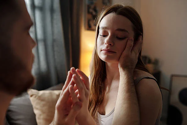 O poder do toque nos relacionamentos: a linguagem silenciosa que fortalece os laços