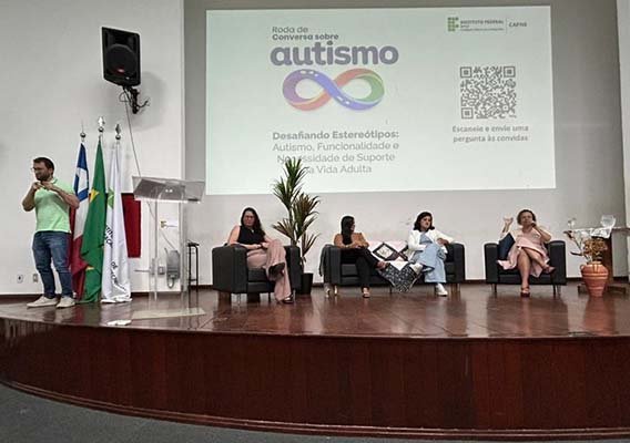 Roda de Conversa discutiu os desafios e as potencialidades do autismo na vida adulta