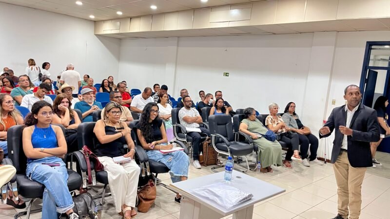 UESC realiza aula inaugural do curso de iniciação à regência coral e instrumental