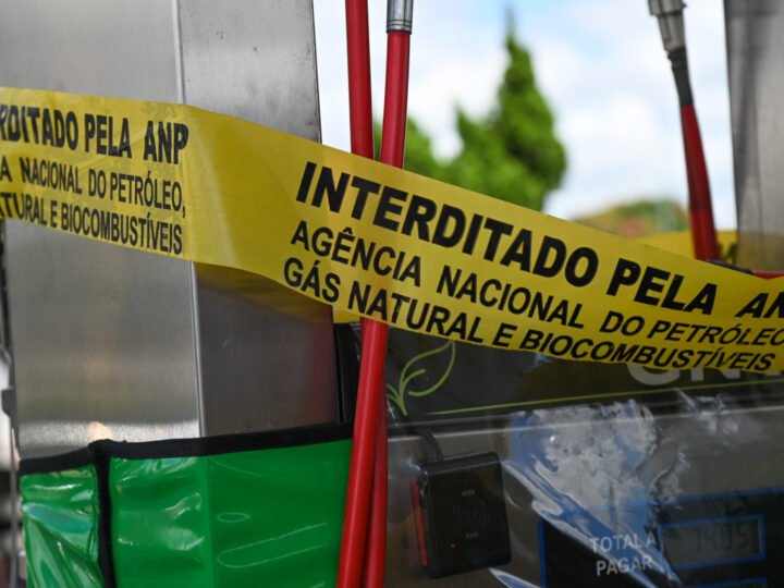 Procon e ANL interditam três bicos de GNV por pressão irregular em posto de combustível de Vitória da Conquista