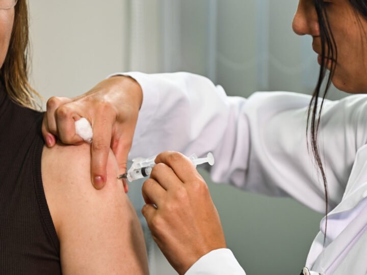 Vacinação contra a gripe segue disponível nas unidades de saúde