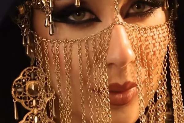 Camila Pudim viraliza com vídeos da trend “Habib Makeup”