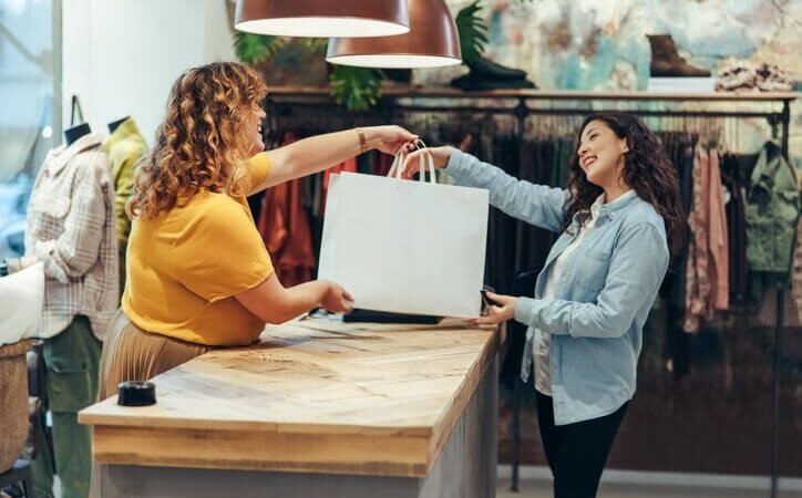 Como os comércios podem se prevenir de quedas bruscas de energia