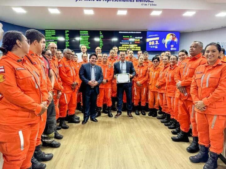 Câmara homenageia comandante do 7º Batalhão de Bombeiros Militar com Moção de Aplauso