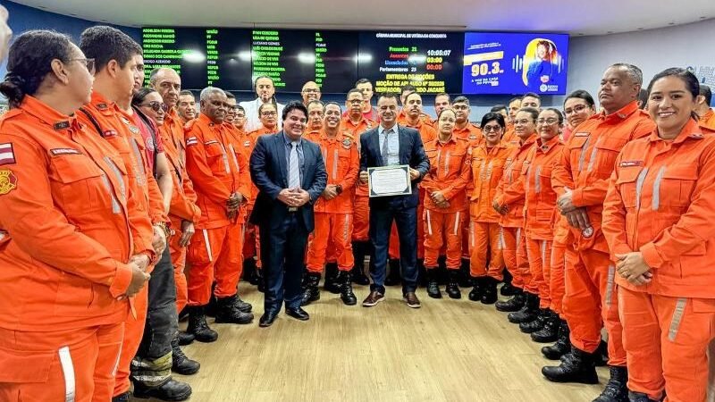 Câmara homenageia comandante do 7º Batalhão de Bombeiros Militar com Moção de Aplauso