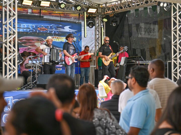 Arraiá da Conquista movimenta sábado de compras no Centro de Vitória da Conquista