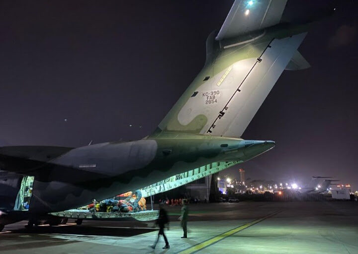 Brasil envia terceiro voo humanitário à Venezuela