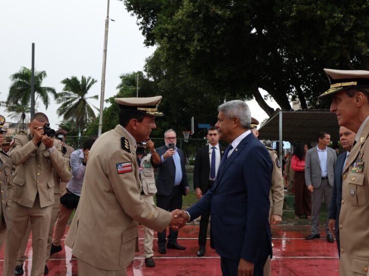 Nova lei garante condições especiais de promoção para policiais e bombeiros militares da Bahia