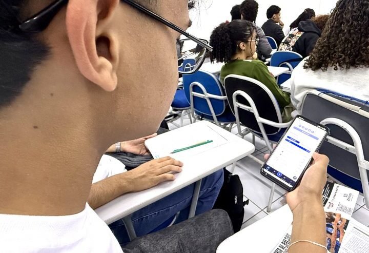 Alunos do Projeto Conquistar ganham plataforma digital para intensificar estudos de casa
